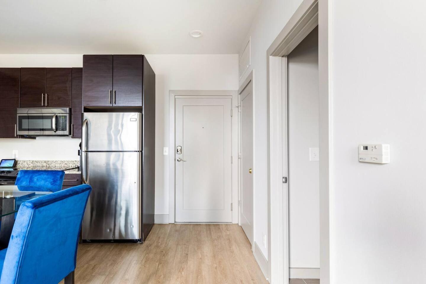 Luxury Inner Harbor Apartment Baltimore Exterior photo