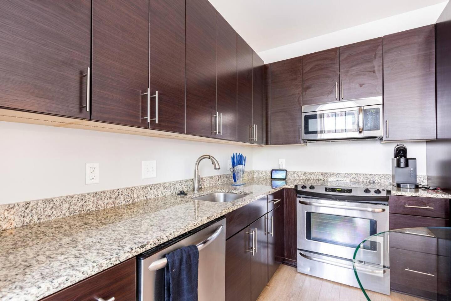 Luxury Inner Harbor Apartment Baltimore Exterior photo
